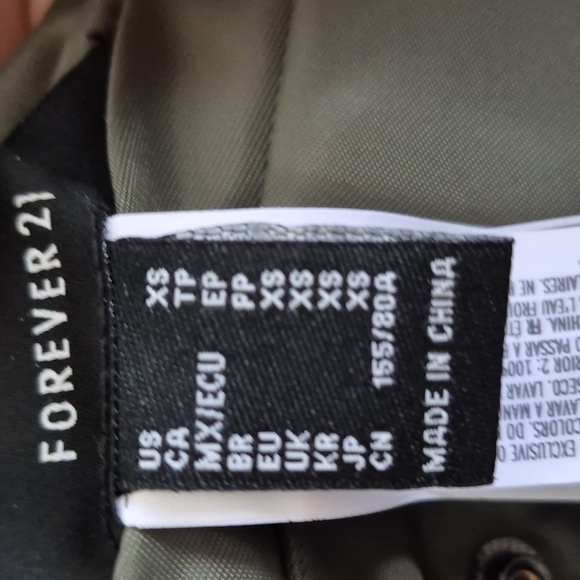 NWT Forever 21 Faux Shearling Bomber Jacket Reversible Sz XS - Picture 15 of 16